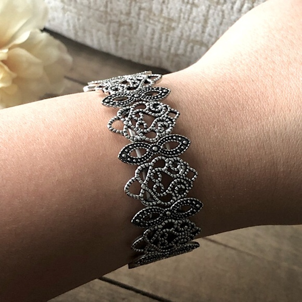 Beautiful Bracelet 🖤🤍